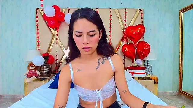 NicoleEsposito online show from 15, 2, 2025