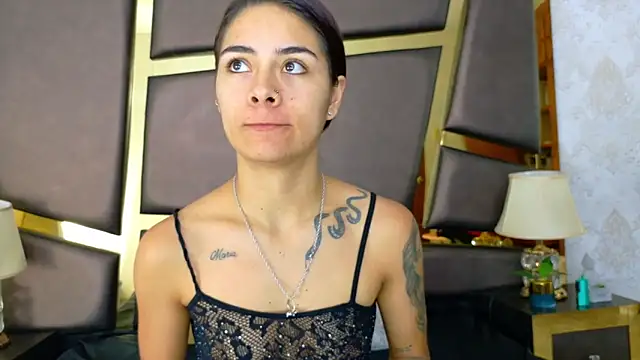 NicoleEsposito online show from 15, 10, 2025