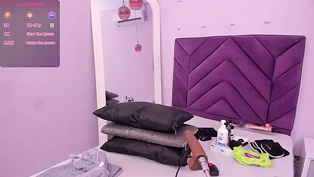 Maddyjohnsonn online show from 12, 12, 2024