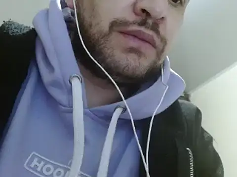 camiloking1720 online show from 3, 2, 2025