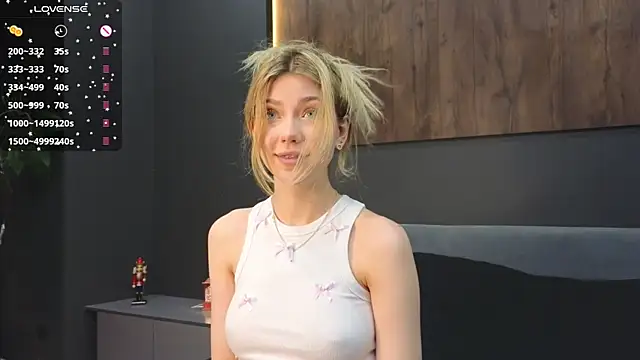 Snapshot of Rainaslater chatting on 15, 12, 2024 Rainaslater online show from 15, 12, 2024