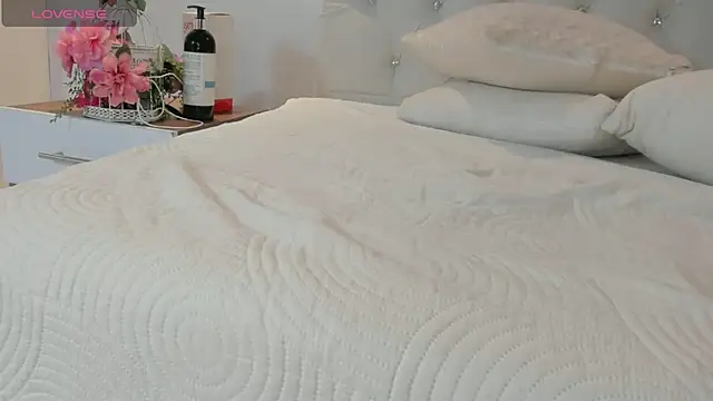 brithany rousee online show from 25, 10, 2025