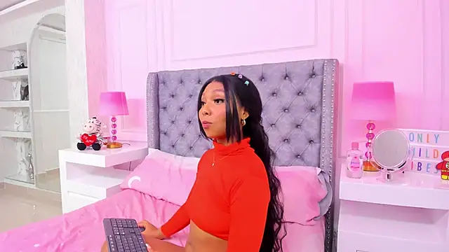 Snapshot of HaileeRoberts chatting on 1, 2, 2025 HaileeRoberts online show from 1, 2, 2025