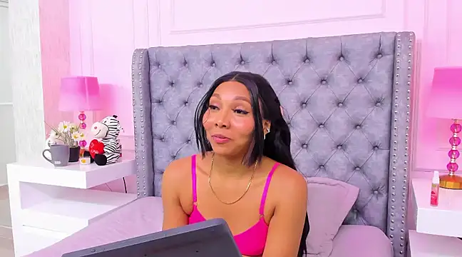 Snapshot of HaileeRoberts chatting on 4, 3, 2025 HaileeRoberts online show from 4, 3, 2025