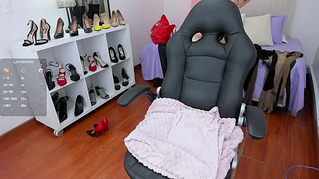 Snapshot of Victoria_collins_1 chatting on 29, 1, 2025 Victoria collins 1 online show from 29, 1, 2025