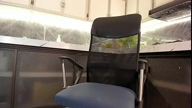 Snapshot of antony_bigdick_ chatting on 2, 12, 2025 antony bigdick online show from 2, 12, 2025