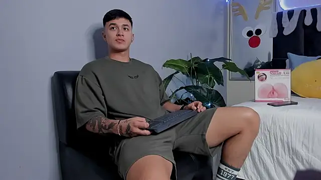 Cristopher strong online show from 9, 12, 2024