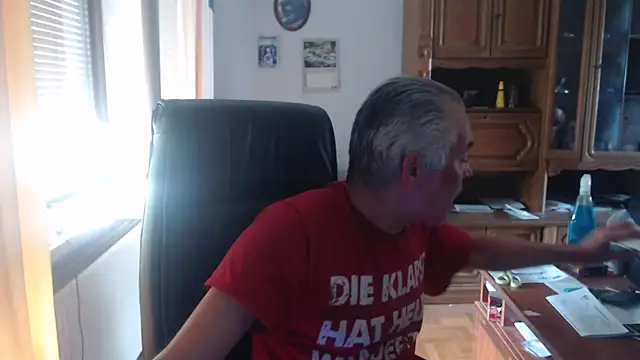 Snapshot of JohnnyD80 chatting on 14, 6, 2026 JohnnyD80 online show from 14, 6, 2026
