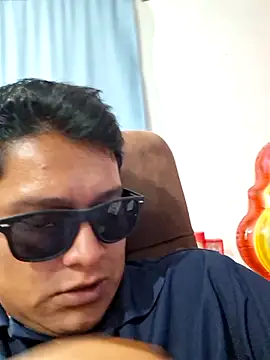 Snapshot of issacchpapi chatting on 18, 6, 2026 issacchpapi online show from 18, 6, 2026