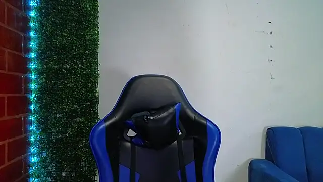 Demitryo online show from 7, 4, 2026