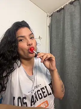 lolaa staars online show from 15, 10, 2025