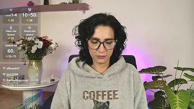 Elliee  online show from 13, 2, 2025