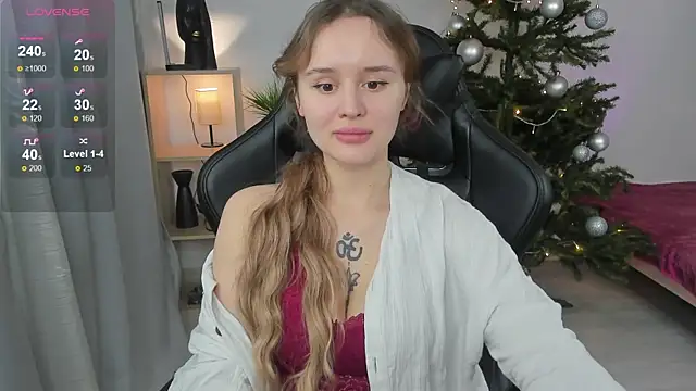 Snapshot of alicexforever chatting on 25, 12, 2024 alicexforever online show from 25, 12, 2024