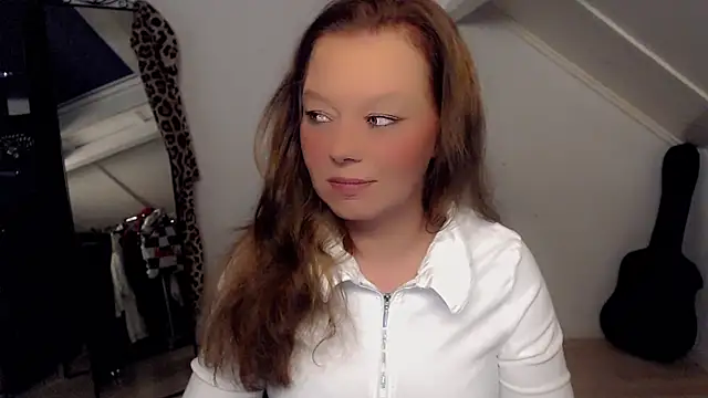 Snapshot of roxanna24 chatting on 17, 3, 2026 roxanna24 online show from 17, 3, 2026