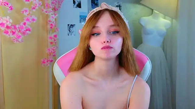 b4by LoL1 online show from 22, 4, 2026