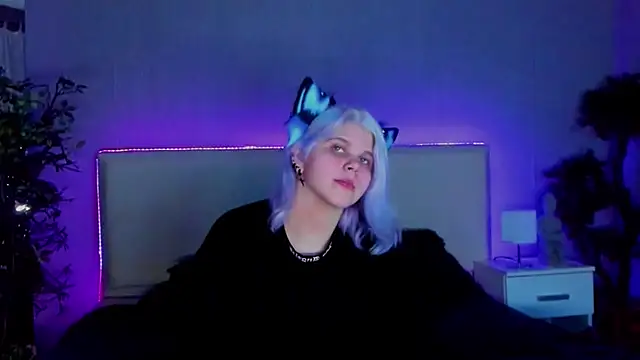 JoannLowe online show from 28, 1, 2025