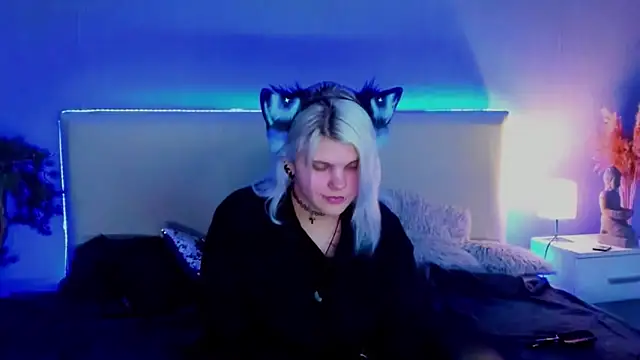 JoannLowe online show from 9, 3, 2025