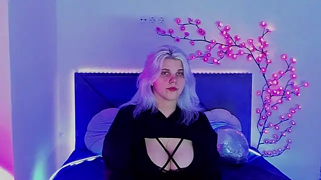 JoannLowe online show from 18, 3, 2026