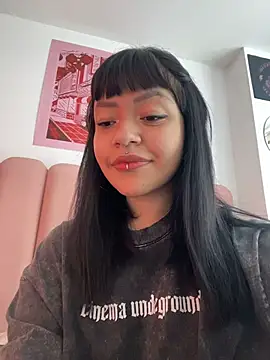 Ashley Chriss online show from 26, 10, 2025