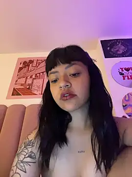 Ashley Chriss online show from 8, 11, 2025