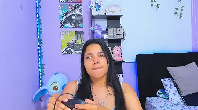 Snapshot of sara_mendez2 chatting on 1, 3, 2025 sara mendez2 online show from 1, 3, 2025