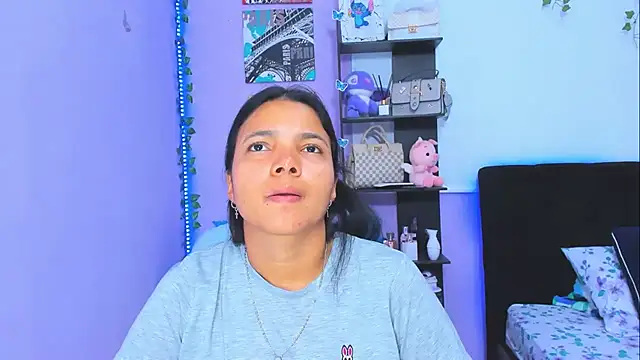 Snapshot of sara_mendez2 chatting on 5, 3, 2025 sara mendez2 online show from 5, 3, 2025