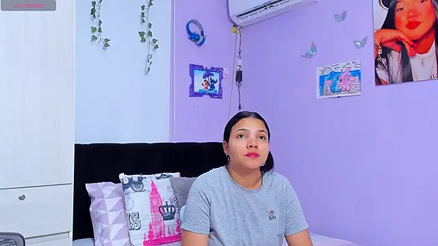 Snapshot of sara_mendez2 chatting on 13, 9, 2025 sara mendez2 online show from 13, 9, 2025