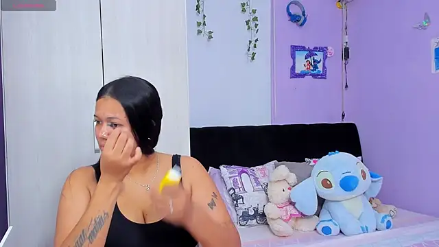 Snapshot of sara_mendez2 chatting on 15, 9, 2025 sara mendez2 online show from 15, 9, 2025