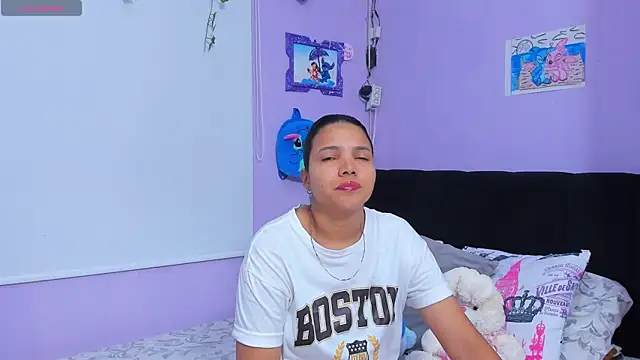 Snapshot of sara_mendez2 chatting on 4, 10, 2025 sara mendez2 online show from 4, 10, 2025