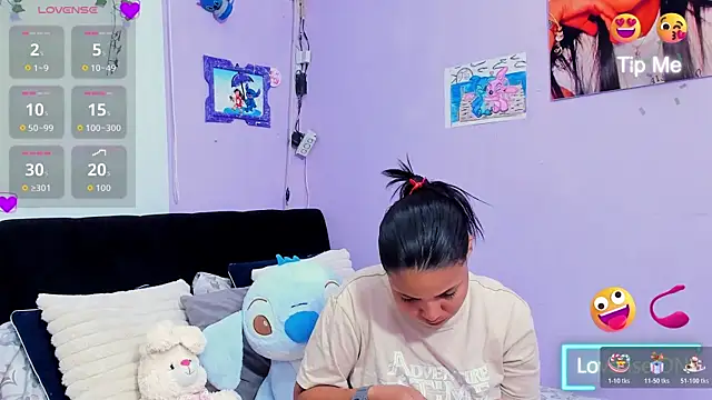 Snapshot of sara_mendez2 chatting on 15, 11, 2025 sara mendez2 online show from 15, 11, 2025