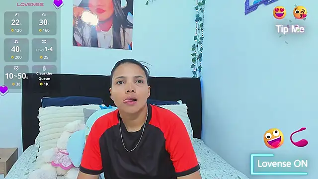 Snapshot of sara_mendez2 chatting on 26, 11, 2025 sara mendez2 online show from 26, 11, 2025