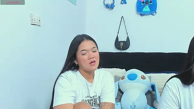 Snapshot of sara_mendez2 chatting on 14, 12, 2025 sara mendez2 online show from 14, 12, 2025