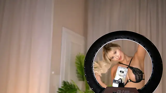 AdelineKing online show from 10, 9, 2025