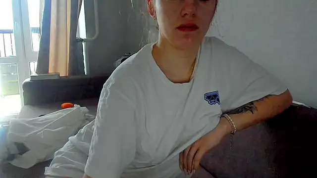 Snapshot of foxy_blond chatting on 24, 4, 2026 foxy blond online show from 24, 4, 2026