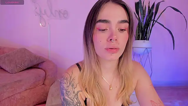 Lucy Vega online show from 1, 11, 2025