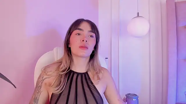 Lucy Vega online show from 19, 11, 2025