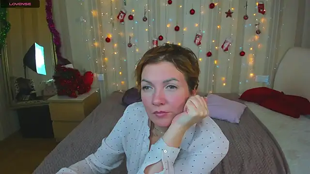 Snapshot of Katherine_Fox chatting on 6, 1, 2025 Katherine Fox online show from 6, 1, 2025