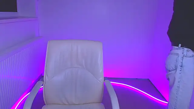 Eva Janee online show from 22, 1, 2025