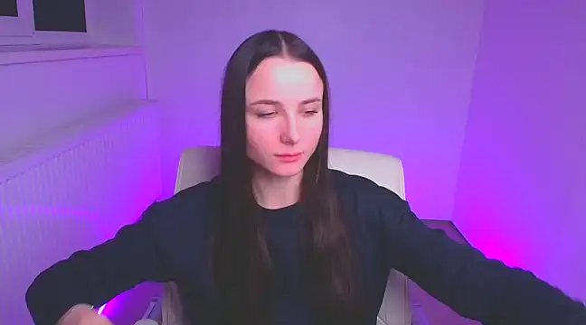 Eva Janee online show from 4, 2, 2025