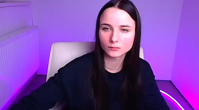 Eva Janee online show from 4, 2, 2025