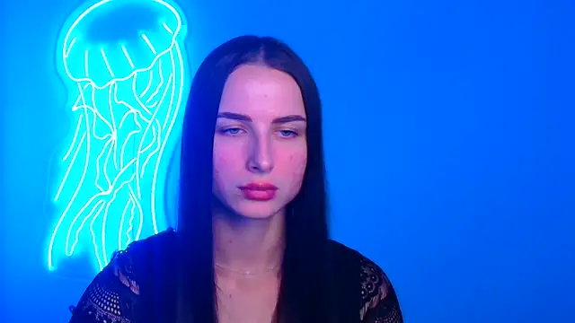 Eva Janee online show from 15, 9, 2025