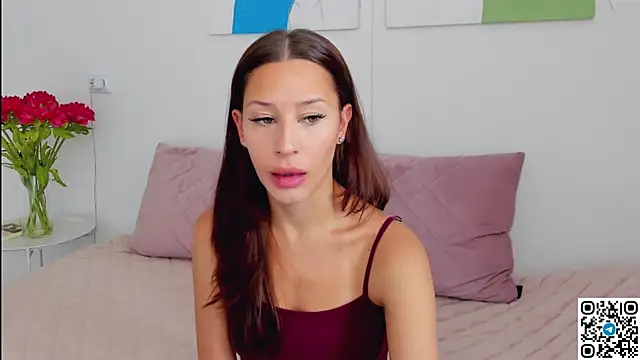 Snapshot of SelenaRousey chatting on 6, 6, 2026 SelenaRousey online show from 6, 6, 2026