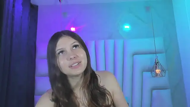 AngelaaCute  online show from 17, 4, 2026