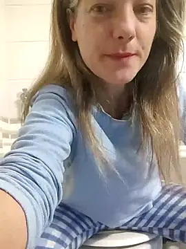 Dark Angel 22 online show from 8, 4, 2026