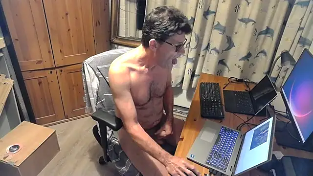 Snapshot of RolfS chatting on 7, 7, 2026 RolfS online show from 7, 7, 2026