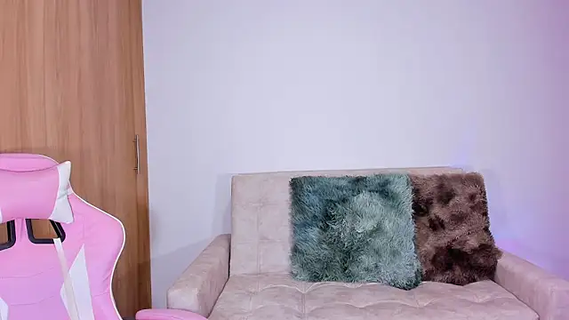 annika taylor online show from 18, 1, 2025