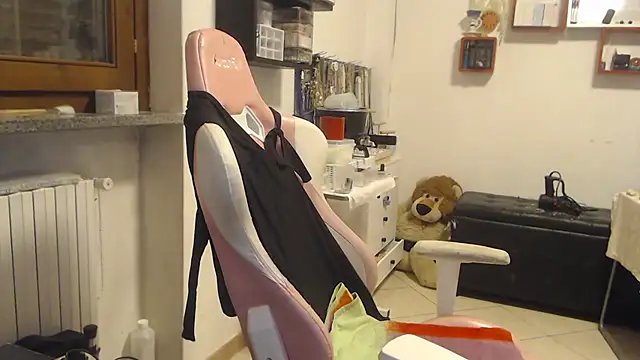 Snapshot of valerysexy chatting on 22, 10, 2025 valerysexy online show from 22, 10, 2025