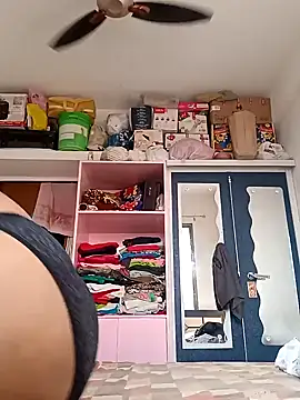 Hotmilfxox online show from 28, 1, 2025