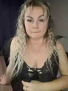 candy queeen online show from 6, 11, 2025