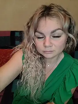 candy queeen online show from 4, 12, 2025